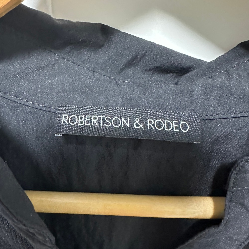 Robertson & Rodeo Mixed Media Top Womens Small Black Ribbed Knit Button V-Neck‎ - Picture 3 of 10